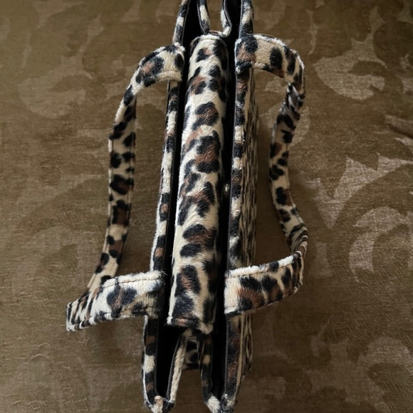 Leopard Handbag - Picture 3 of 7